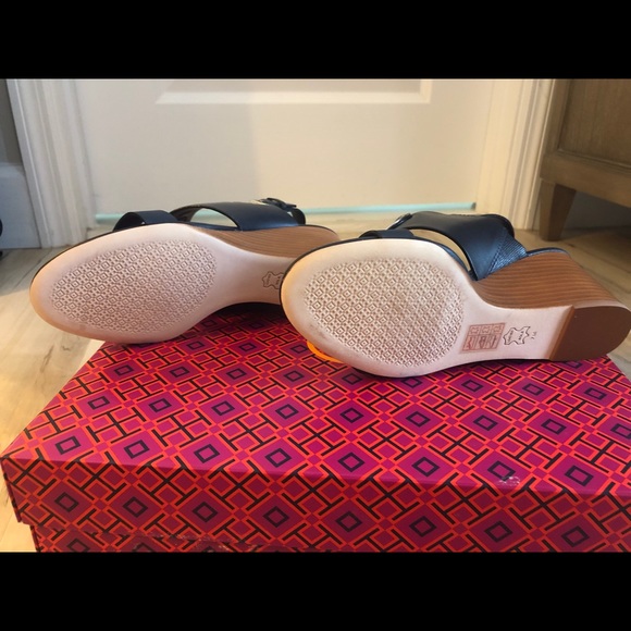 New Tory Burch Wedge - Picture 4 of 6
